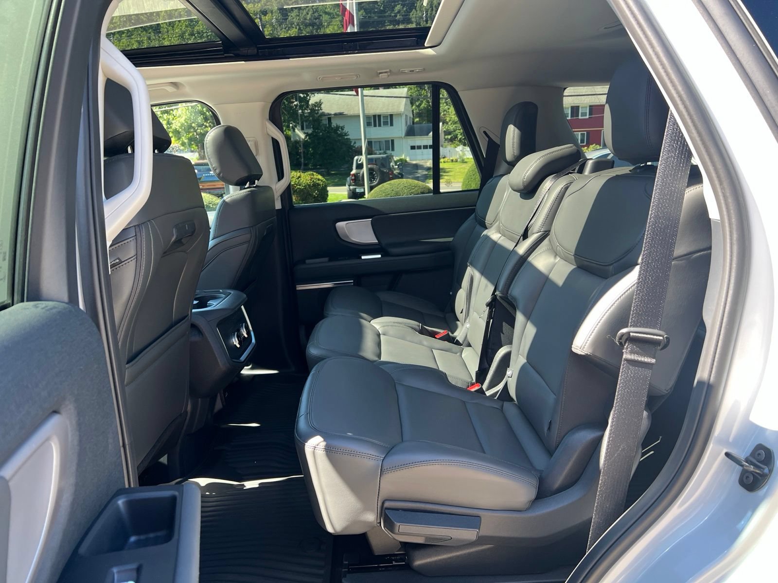 New 2026 Ford Expedition Active AWD/4WD image 16