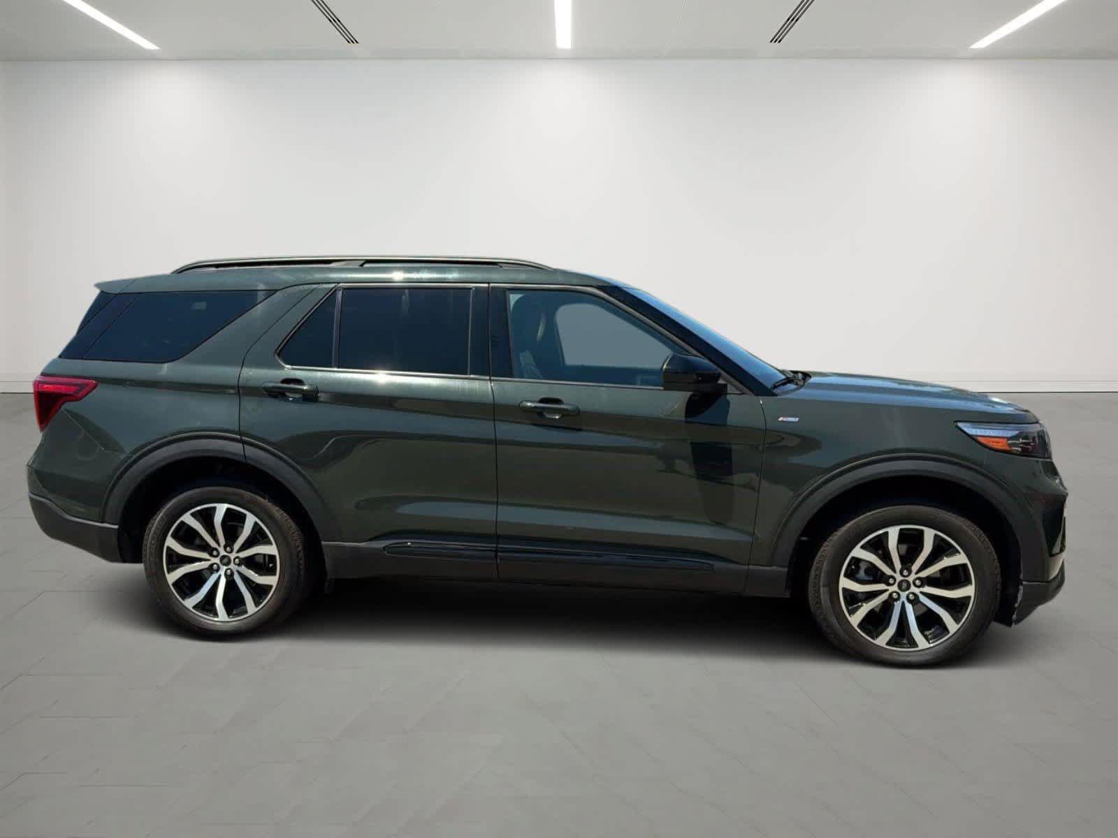 Used 2023 Ford Explorer ST-Line w/ Class IV Trailer Tow Package AWD/4WD image 5