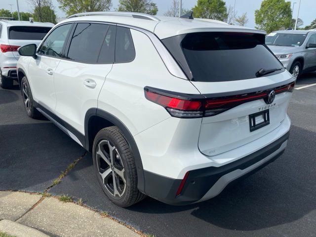 Used 2025 Volkswagen Tiguan SE image 10
