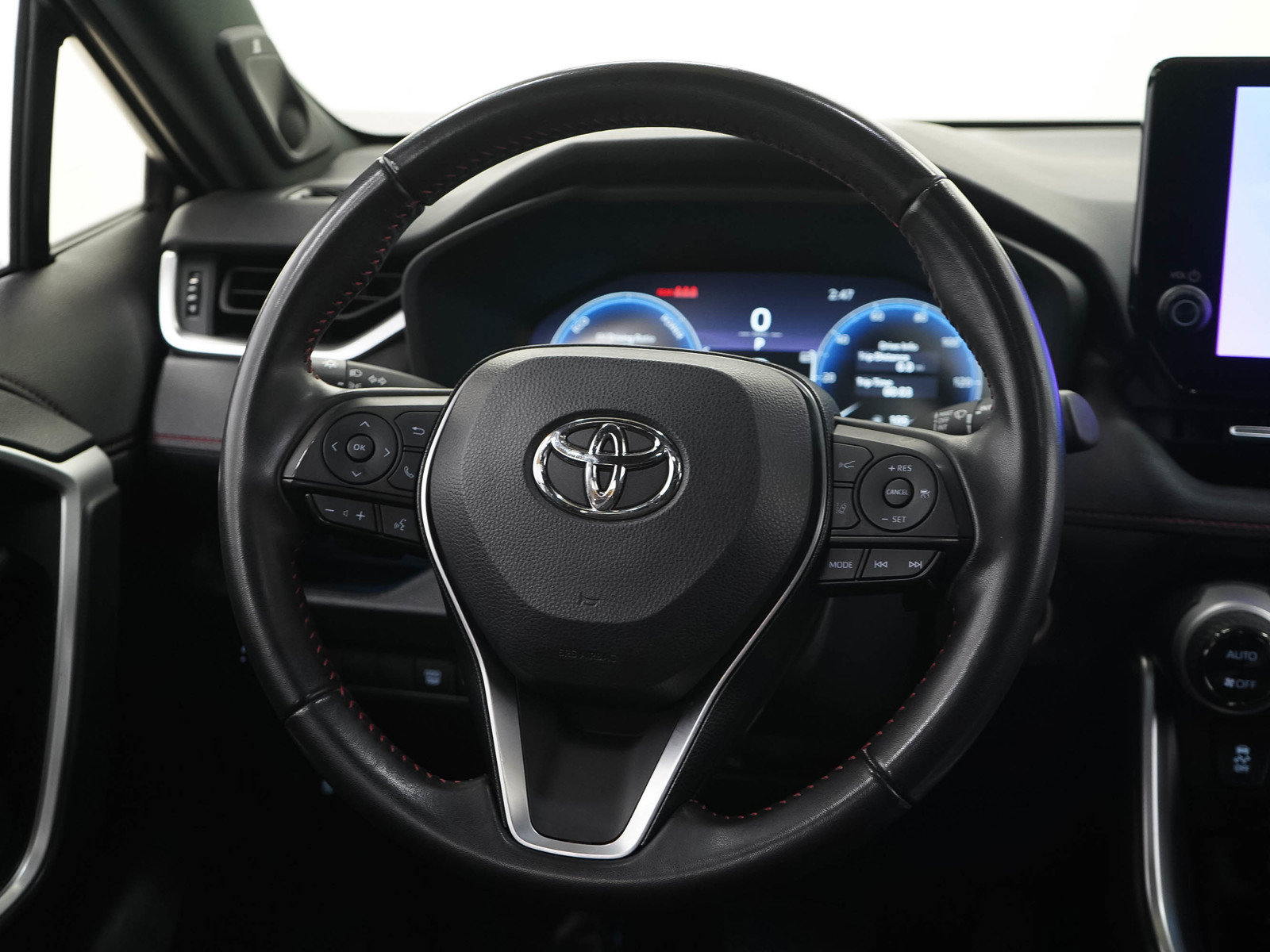 Used 2023 Toyota RAV4 XSE AWD/4WD image 17