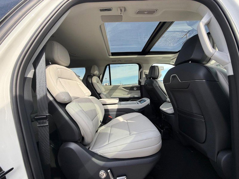 New 2026 Lincoln Navigator L Reserve w/ Jet Appearance Package image 6