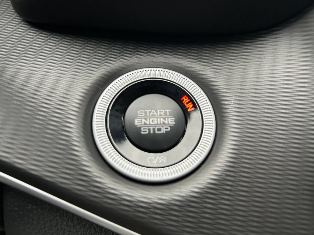 New 2025 Jeep Grand Cherokee Altitude AWD/4WD image 18