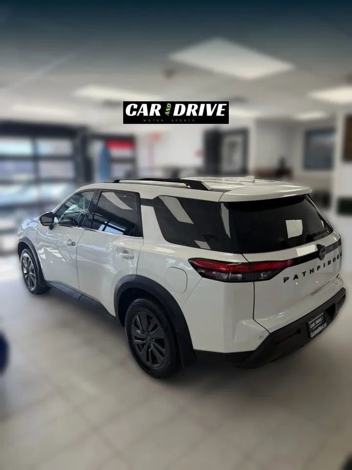 Used 2022 Nissan Pathfinder SV w/ SV Black Package image 6