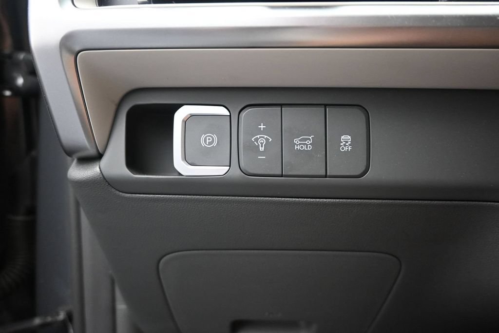 Used 2025 Hyundai Santa Fe SEL FWD image 35