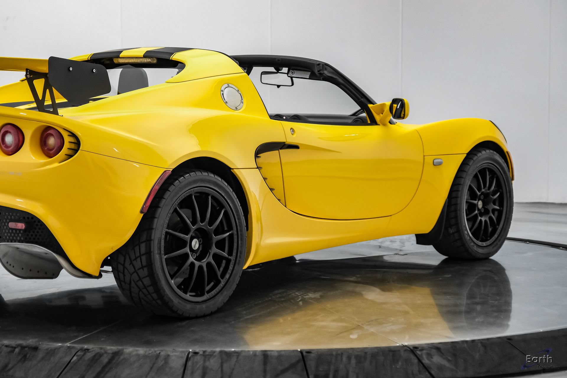 Used 2005 Lotus Elise RWD image 30