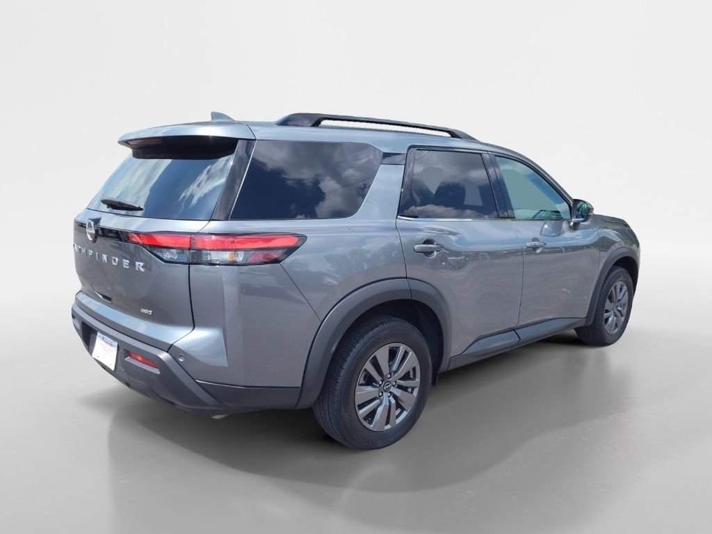 Used 2025 Nissan Pathfinder SV image 7