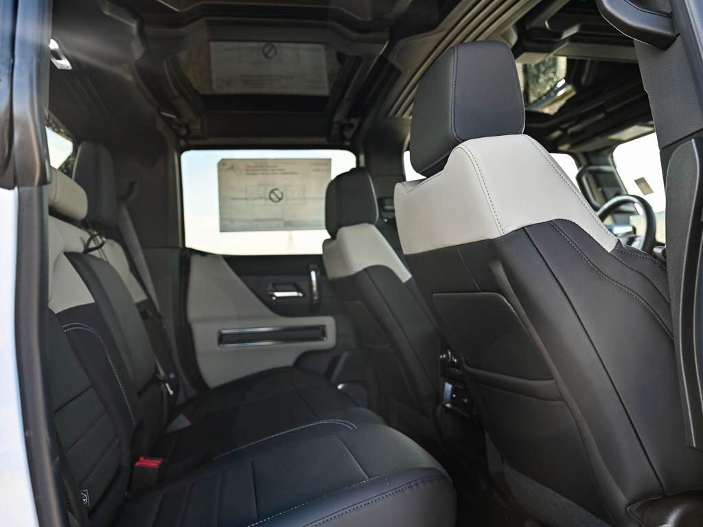 New 2026 GMC Hummer EV 4x4 Crew Cab w/ LPO, Dark Essentials Package image 9