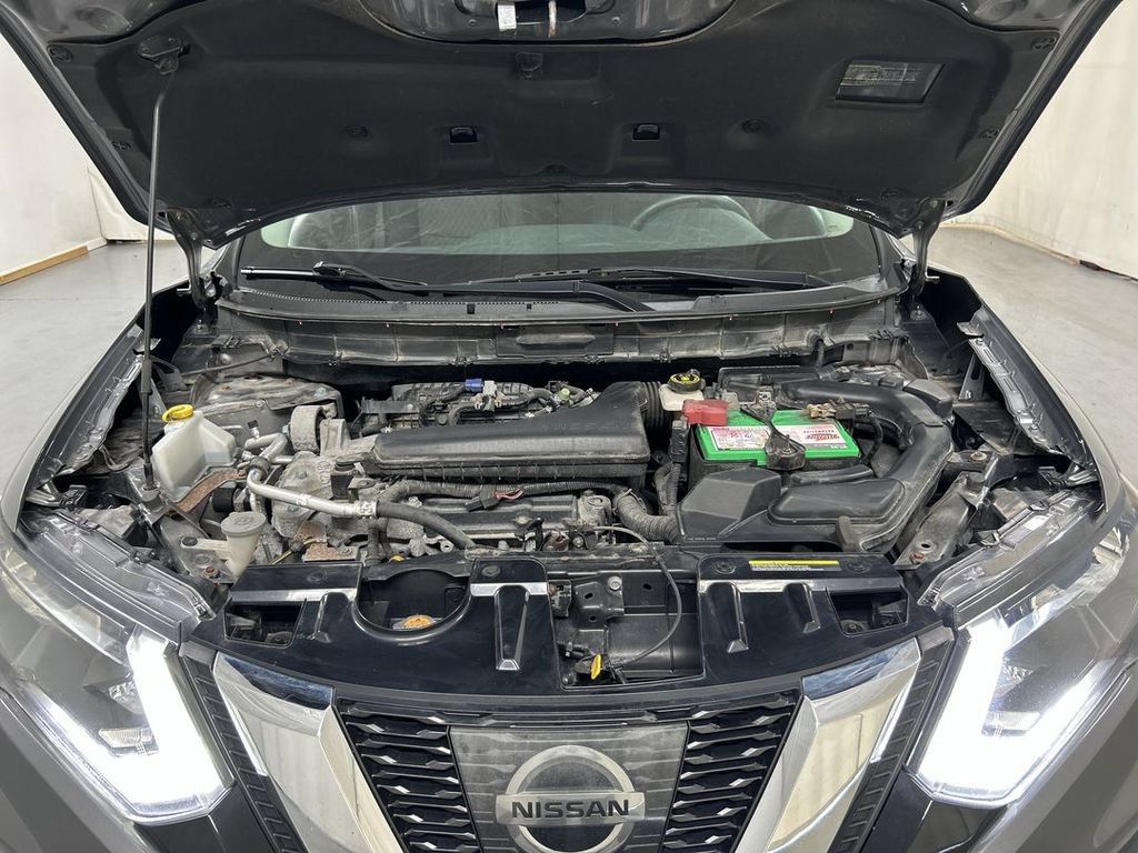 Used 2017 Nissan Rogue SV AWD/4WD image 23
