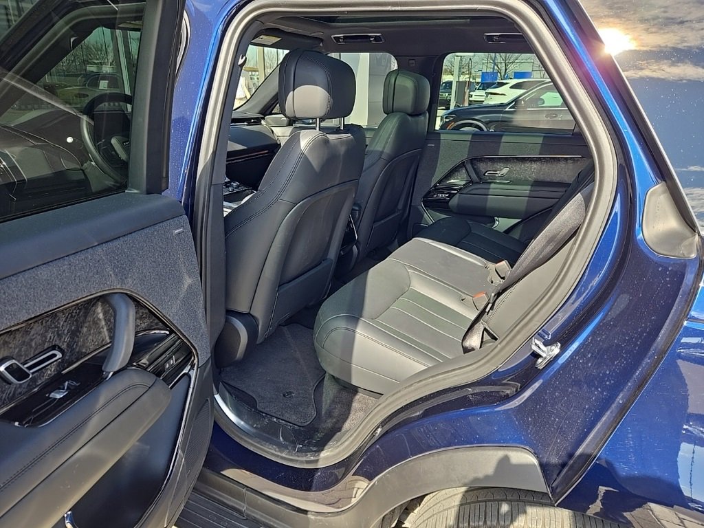 Used 2023 Land Rover Range Rover Sport SE Dynamic image 17