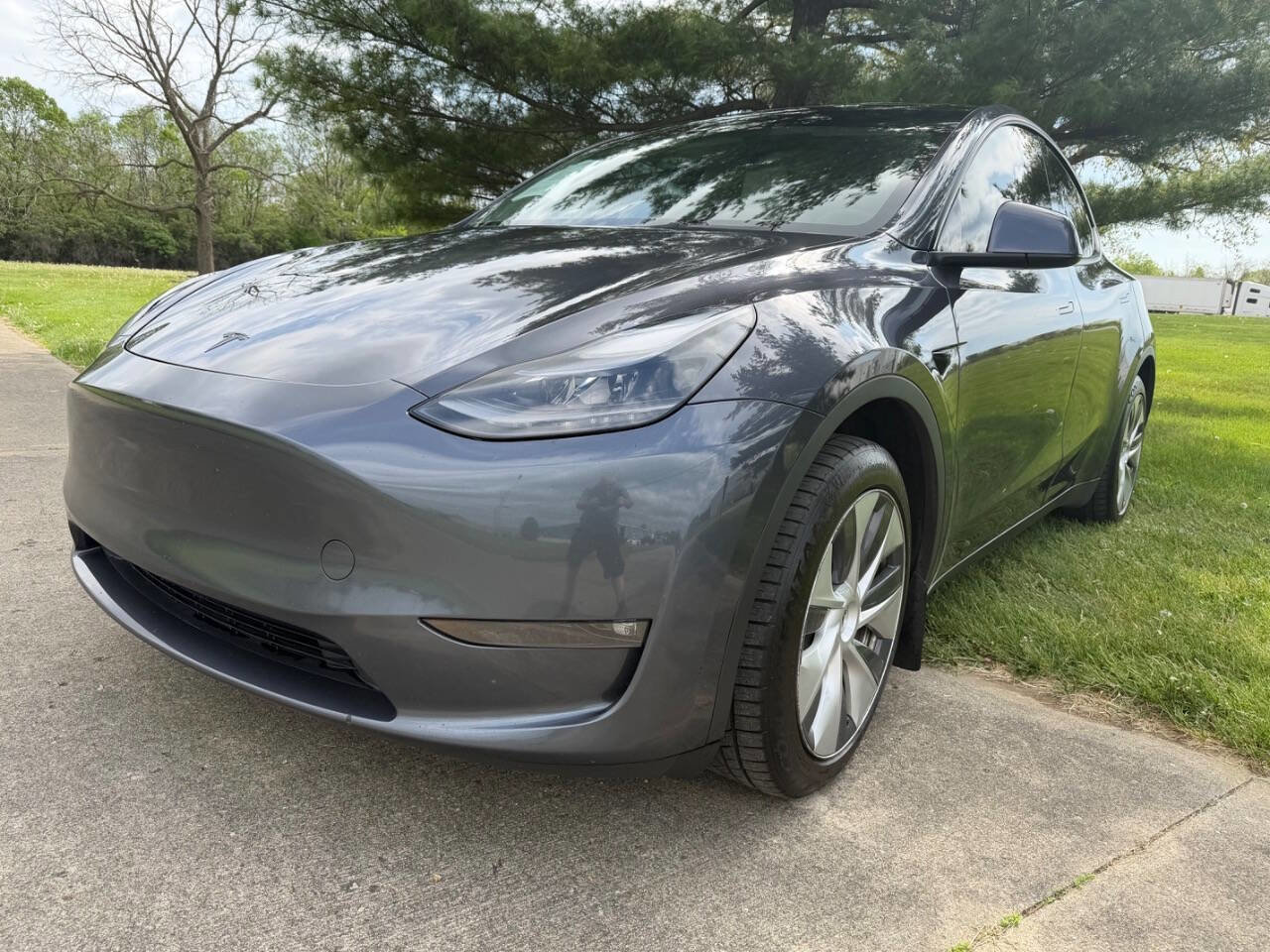 Used 2023 Tesla Model Y Long Range AWD/4WD image 1