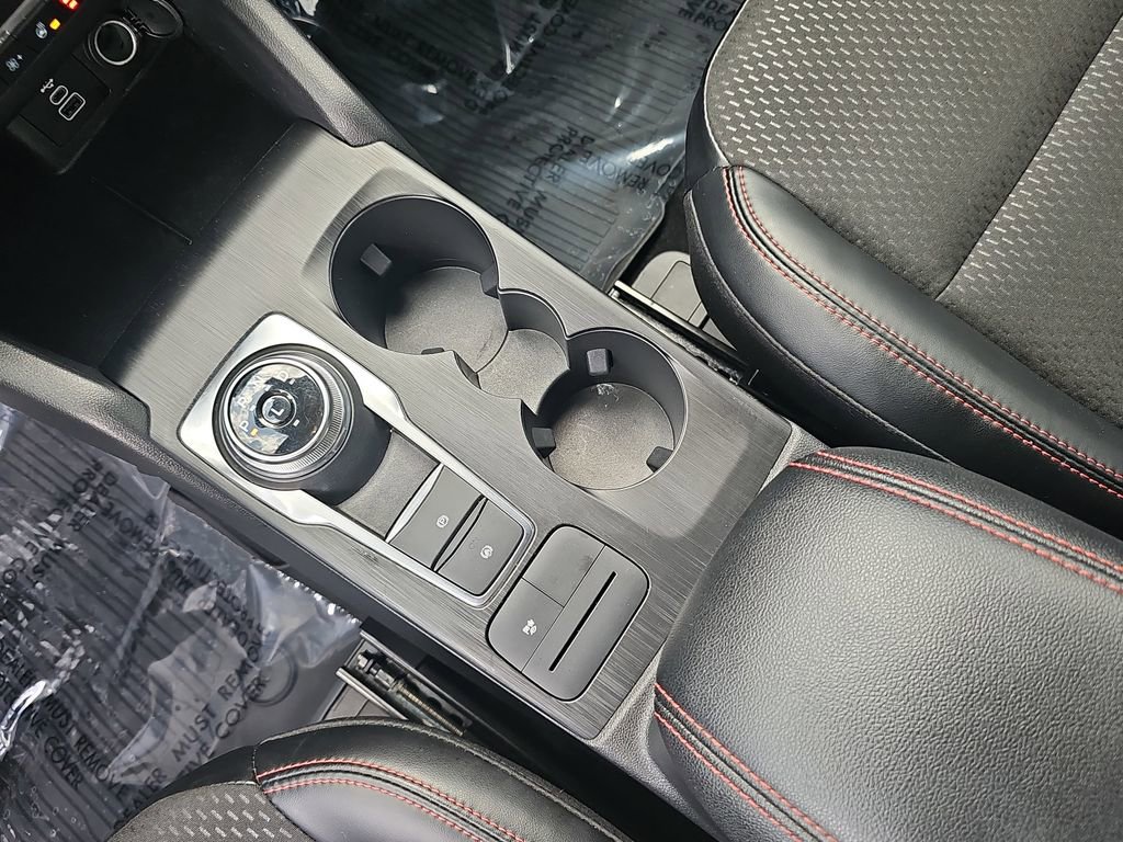 Used 2025 Ford Escape ST-Line w/ Equipment Group 301A FWD image 24