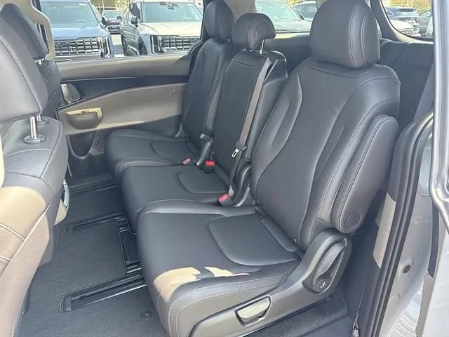 New 2027 Kia Carnival FWD image 13