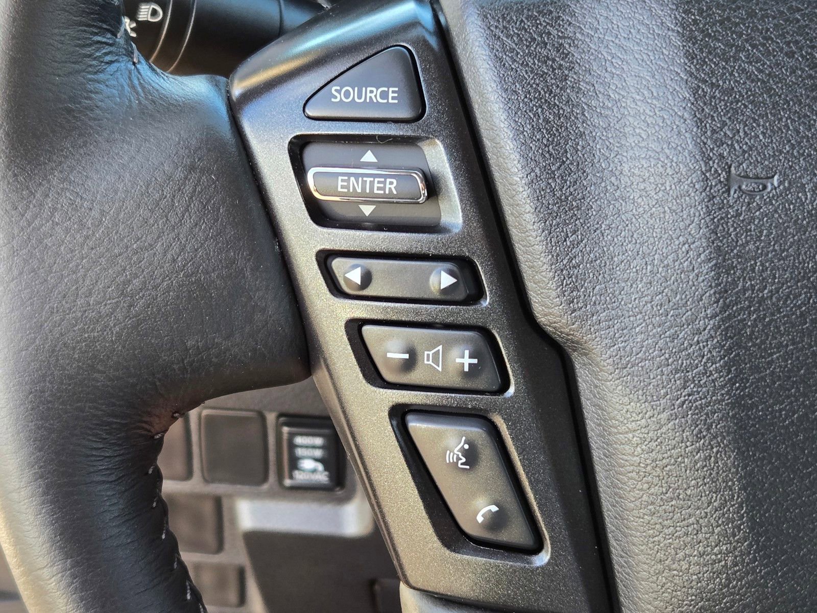 Used 2025 Nissan Frontier SV w/ SV Convenience Package RWD image 32