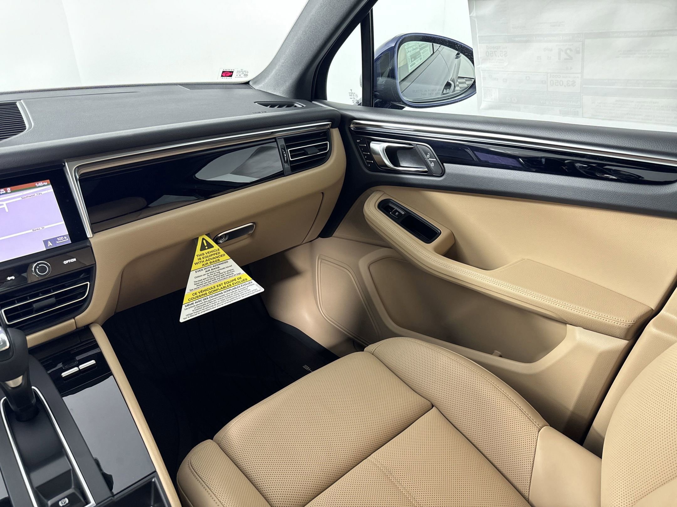 Certified 2025 Porsche Macan image 28