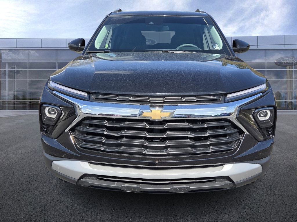 Used 2026 Chevrolet TrailBlazer LT w/ Driver Confidence Package image 2