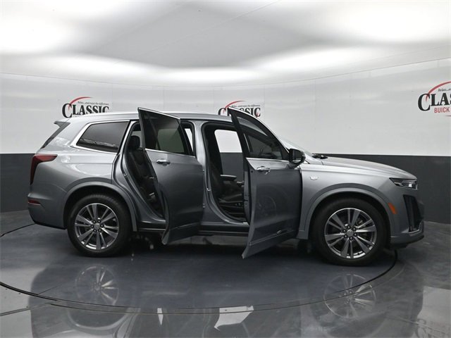 Used 2025 Cadillac XT6 Premium Luxury image 33
