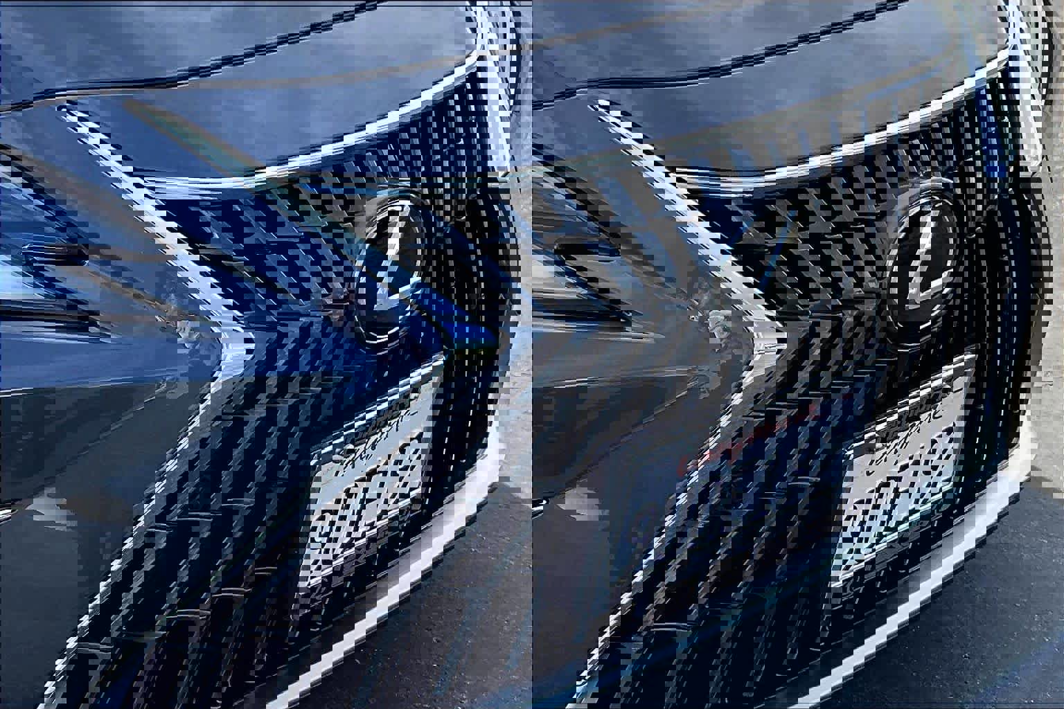 Certified 2025 Lexus ES 300h w/ Premium Package image 28