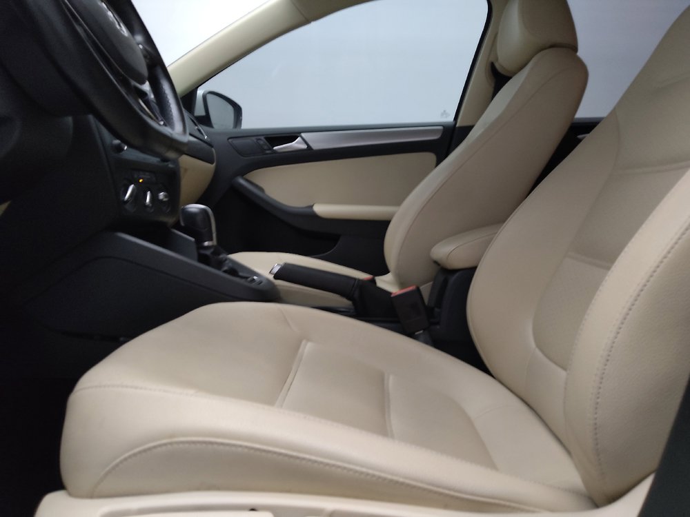 Used 2017 Volkswagen Jetta SE FWD image 17