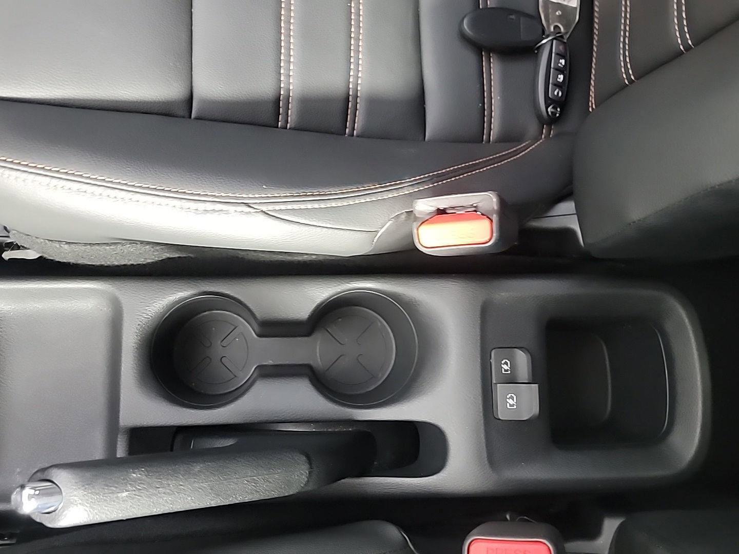 Used 2019 Nissan Kicks SR w/ SR Premium Package image 32