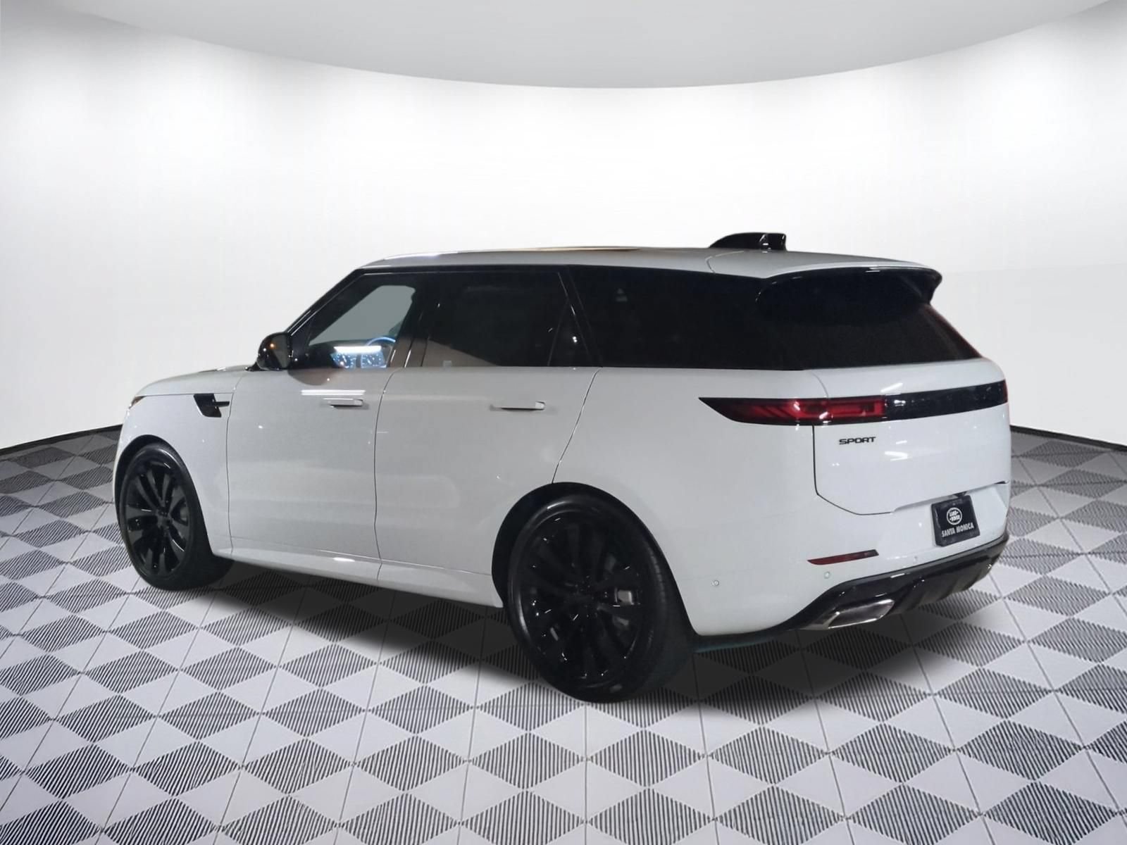 New 2026 Land Rover Range Rover Sport Dynamic SE AWD/4WD image 3