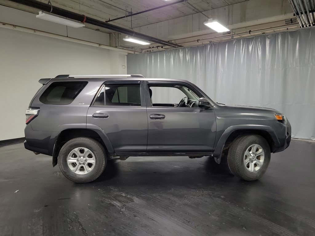 Used 2019 Toyota 4Runner SR5 AWD/4WD image 9