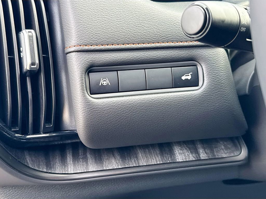 Certified 2025 Nissan Armada PRO-4X AWD/4WD image 26