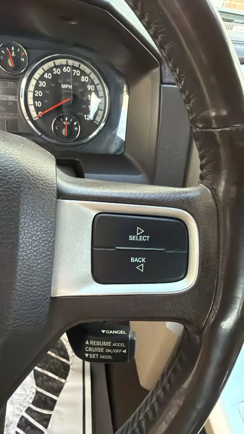 Used 2011 RAM 1500 Laramie image 14