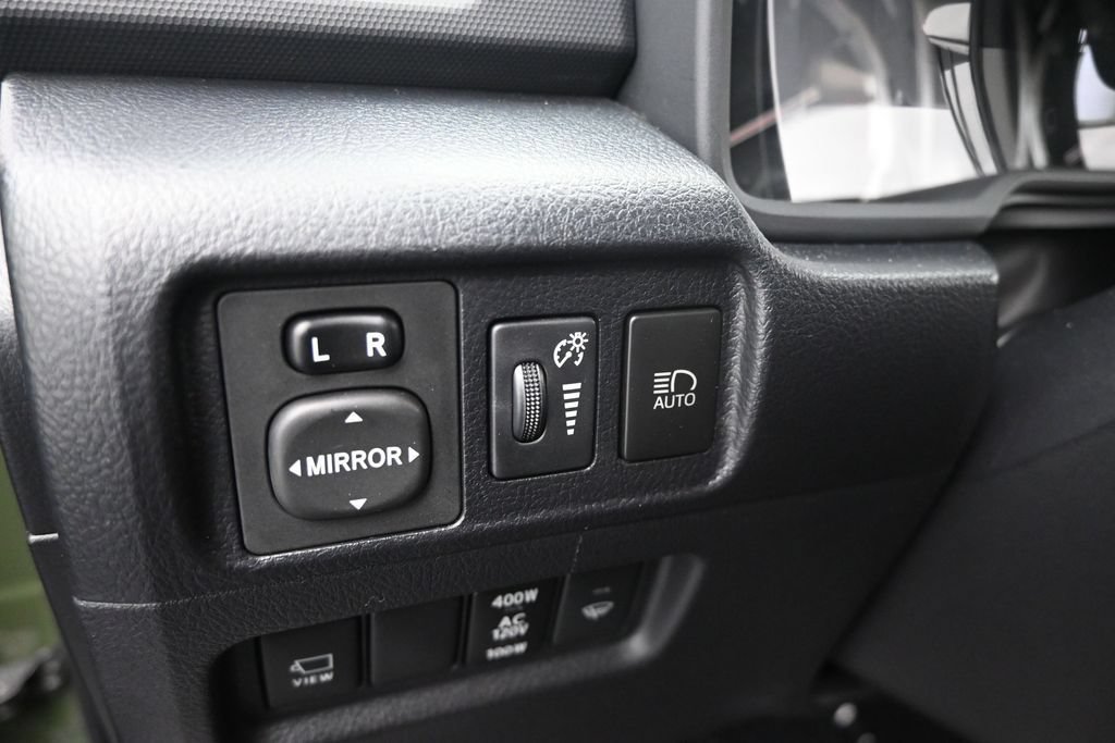 Used 2022 Toyota 4Runner TRD Off-Road Premium AWD/4WD image 21
