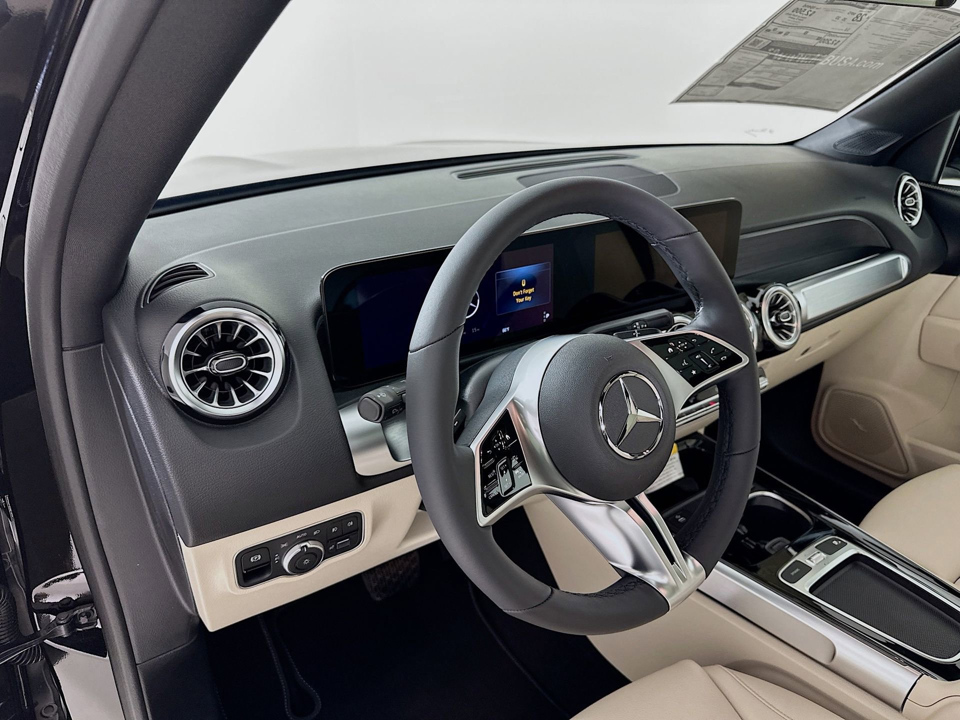 New 2026 Mercedes-Benz GLB 250 image 10