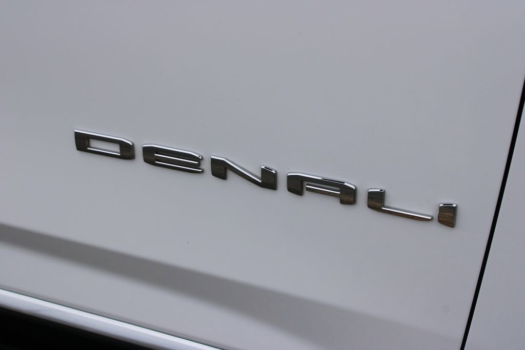 Used 2025 GMC Yukon Denali image 12