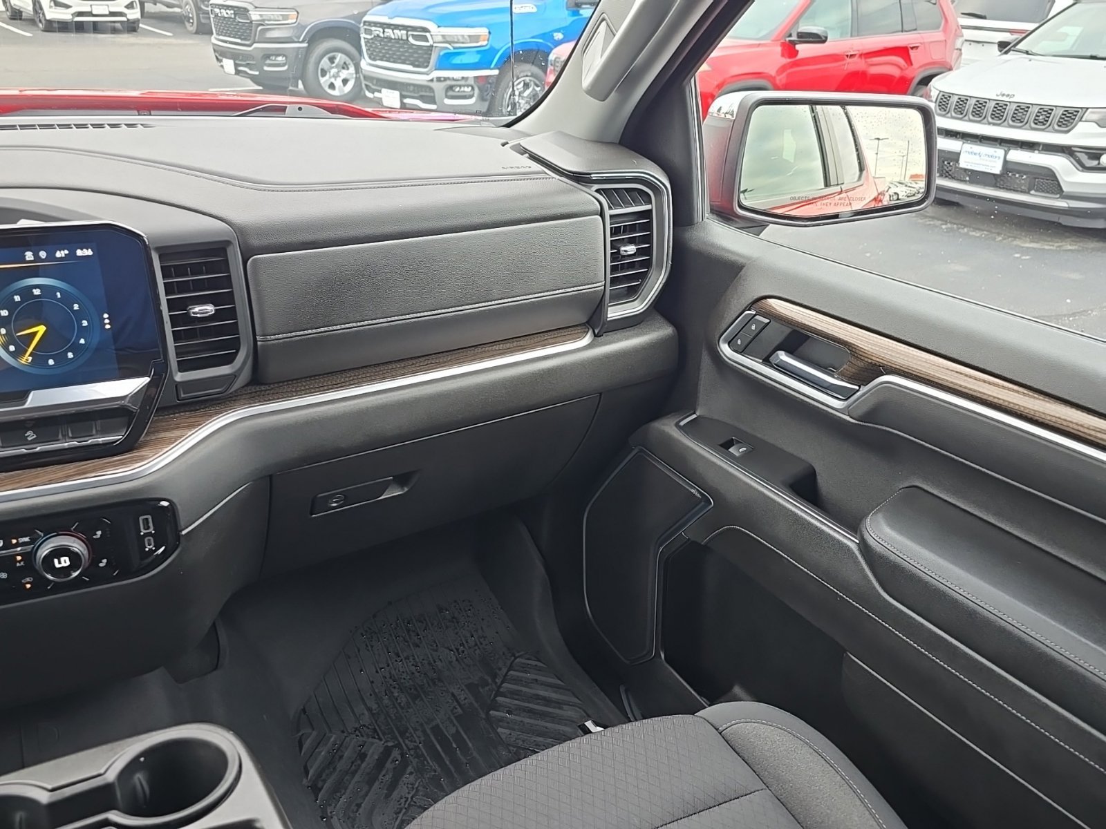 Used 2022 Chevrolet Silverado 1500 LT AWD/4WD image 16