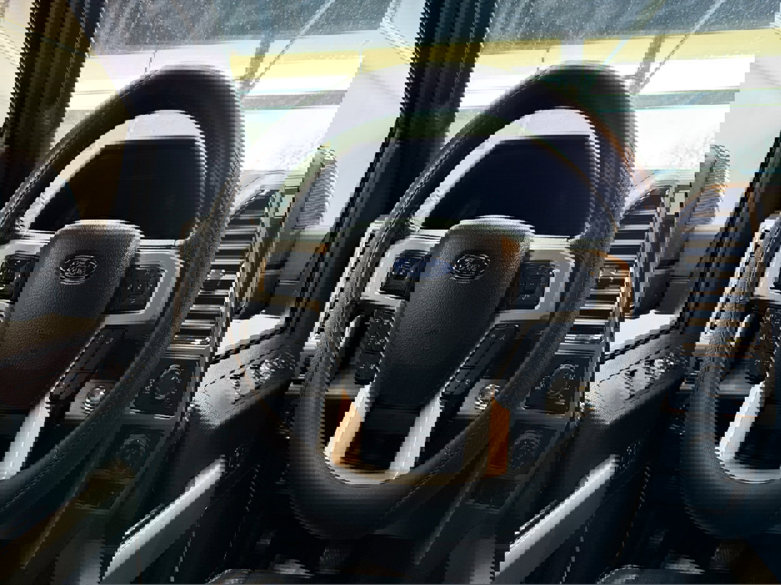 Used 2016 Ford F150 Lariat w/ Equipment Group 502A Luxury image 14