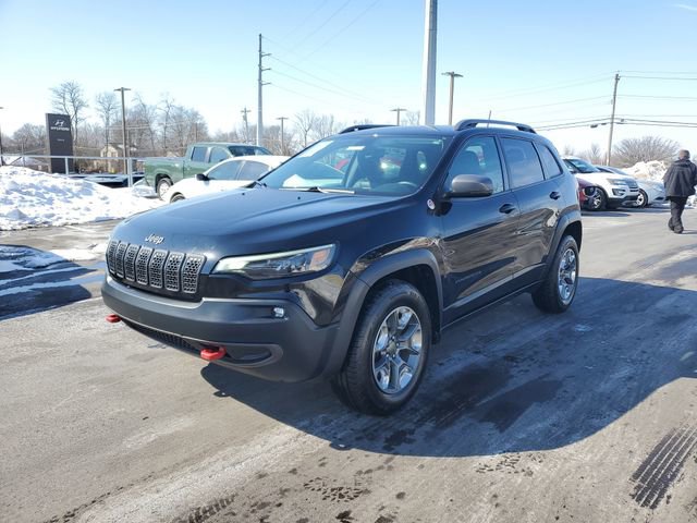 Used 2019 Jeep Cherokee Trailhawk image 2