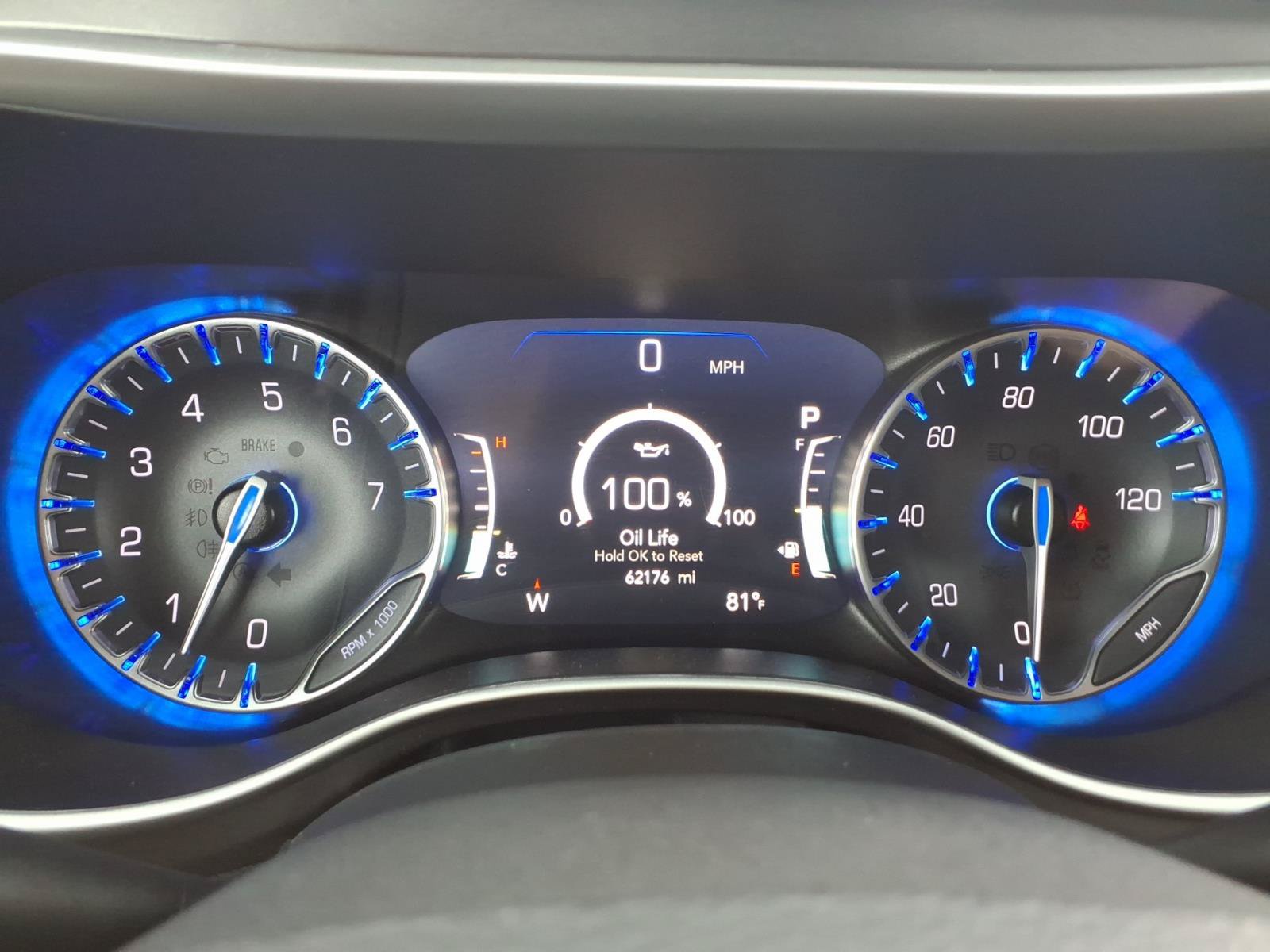 Used 2024 Chrysler Pacifica Touring-L FWD image 15