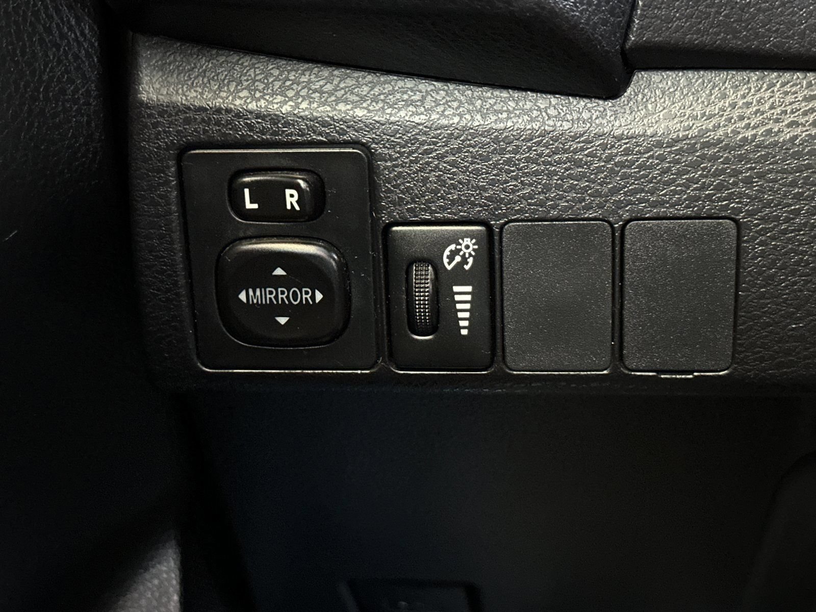 Used 2015 Toyota Corolla S Premium FWD image 29