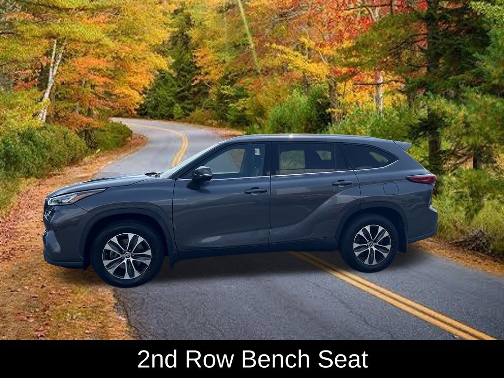 Used 2020 Toyota Highlander XLE AWD/4WD image 8