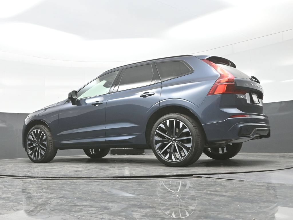 New 2026 Volvo XC60 B5 Ultra w/ Climate Package AWD/4WD image 16