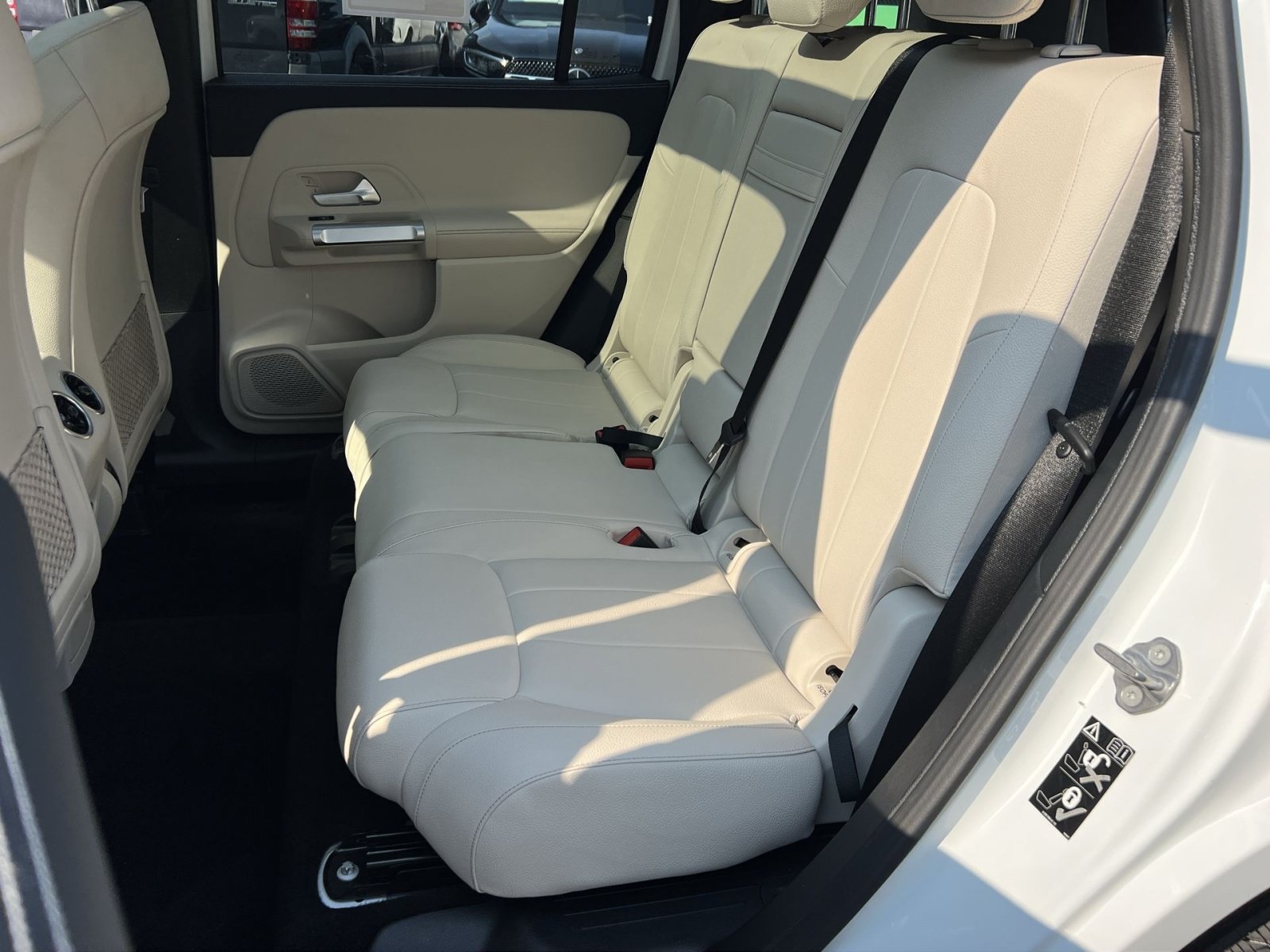 Certified 2022 Mercedes-Benz GLB 250 4MATIC image 30