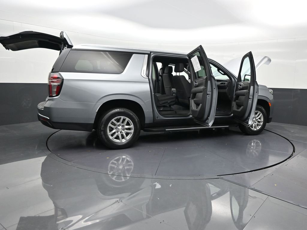 Used 2023 Chevrolet Suburban LS image 32