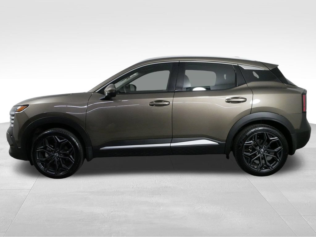 Used 2025 Nissan Kicks SR w/ SR Premium Package AWD/4WD image 6
