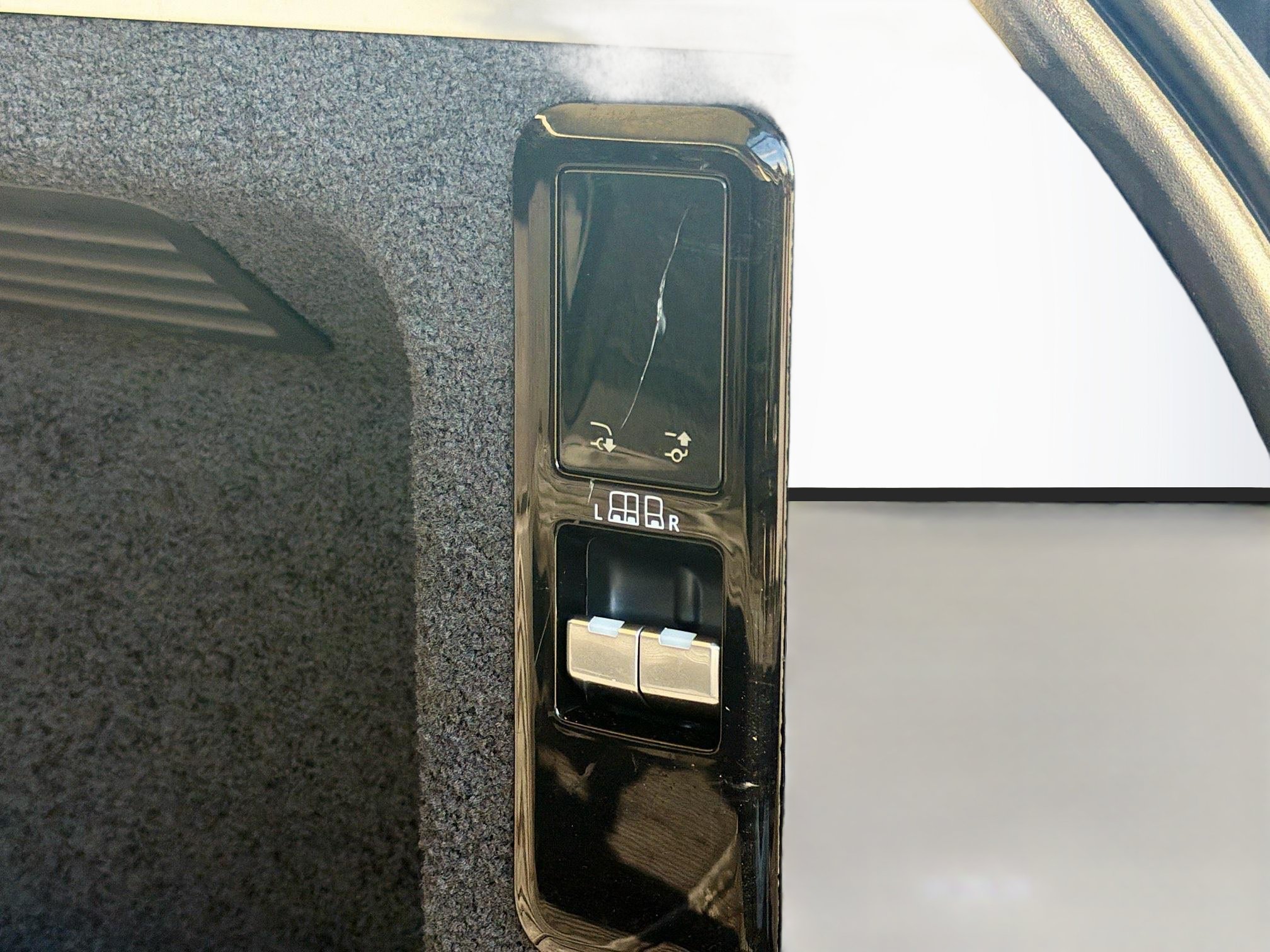 Used 2023 Land Rover Range Rover SE AWD/4WD image 13
