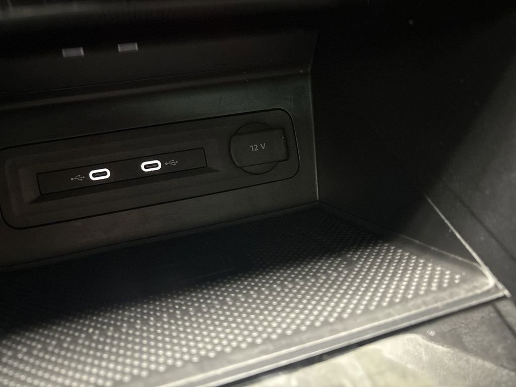 Used 2022 Volkswagen Atlas Cross Sport SEL R-Line image 68