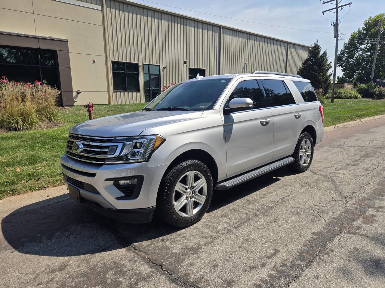 Used 2019 Ford Expedition XLT w/ Equipment Group 202A image 2