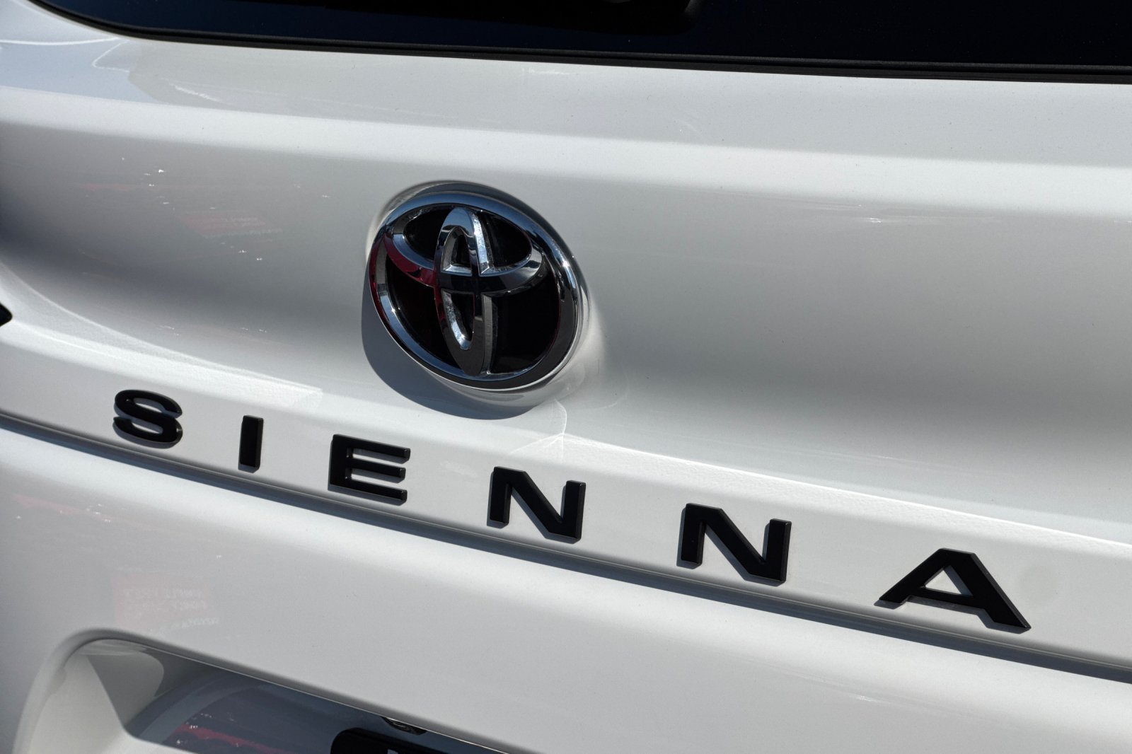 Used 2026 Toyota Sienna LE FWD image 13