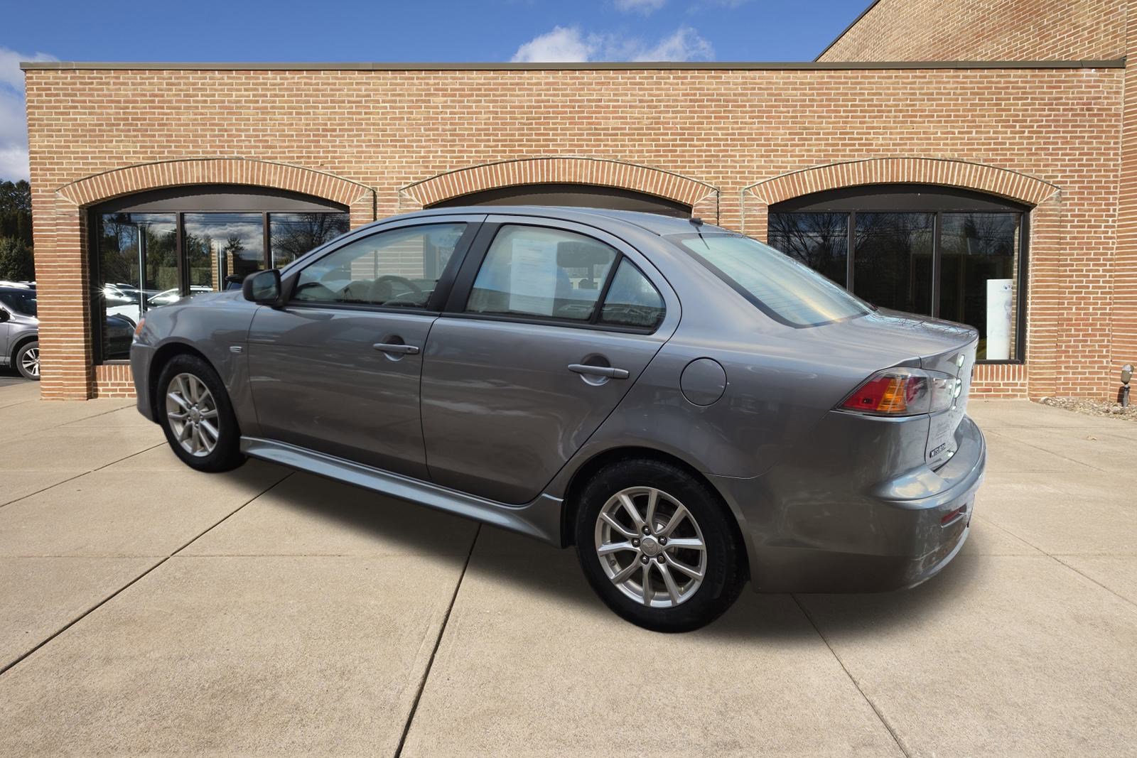 Used 2016 Mitsubishi Lancer ES image 5