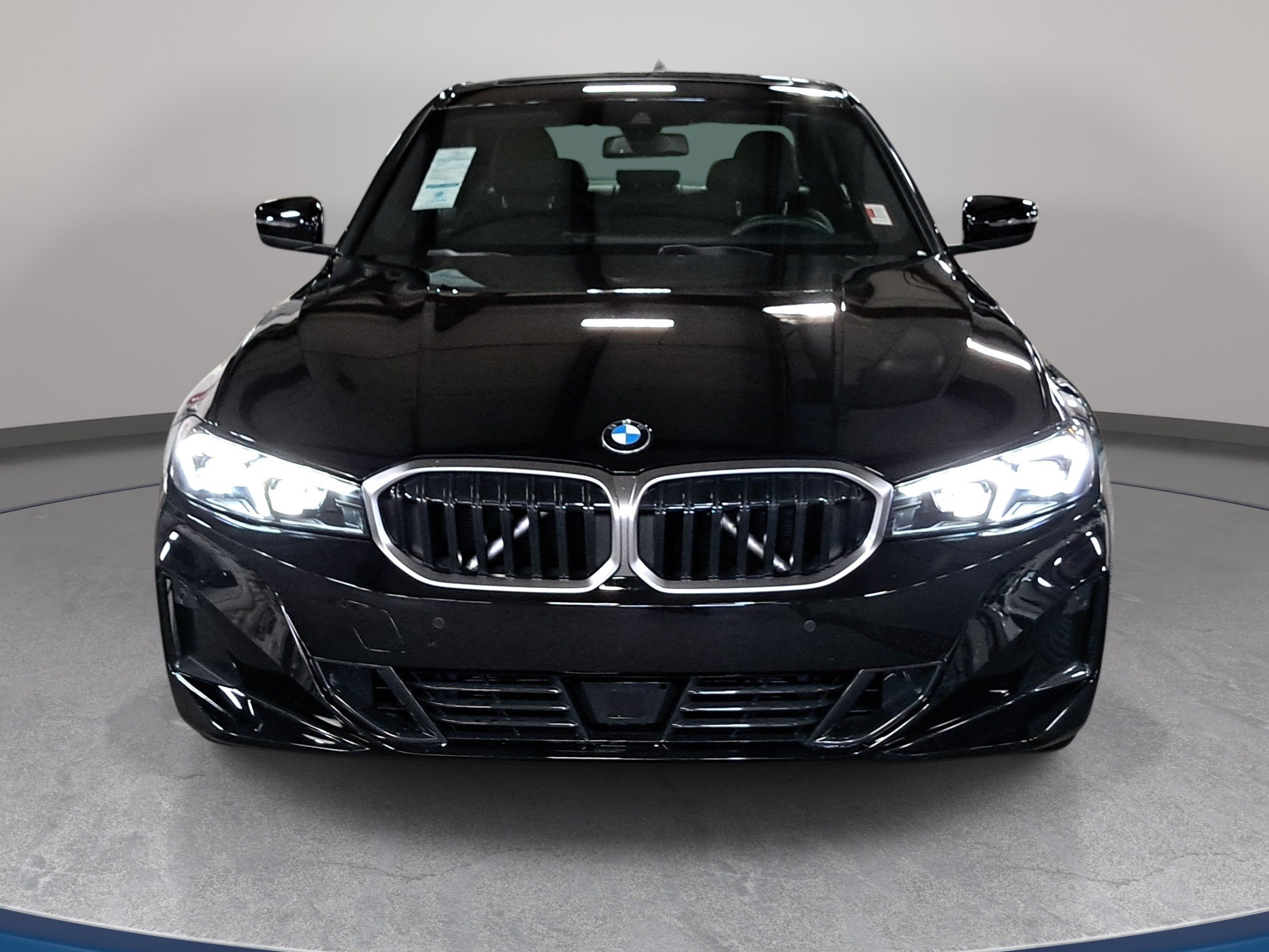 Used 2025 BMW 330i xDrive Sedan w/ Convenience Package AWD/4WD image 2
