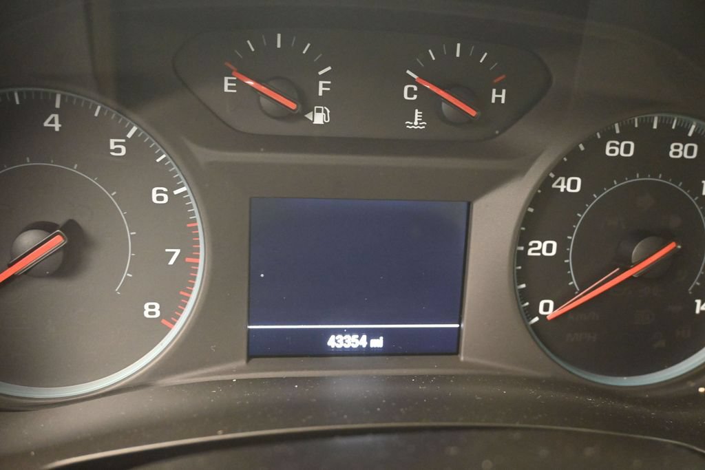 Used 2023 Chevrolet Traverse LS FWD image 10