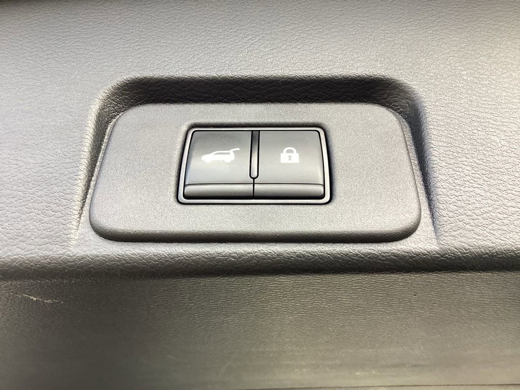 Used 2024 Nissan Rogue SV image 13