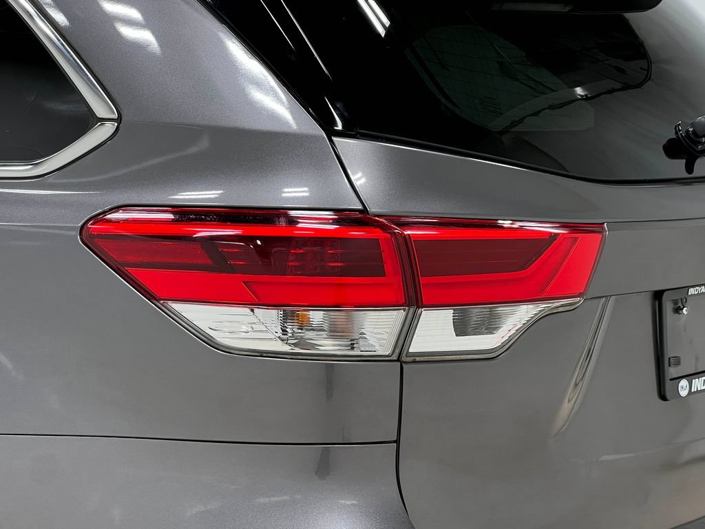 Used 2019 Toyota Highlander XLE AWD/4WD image 37