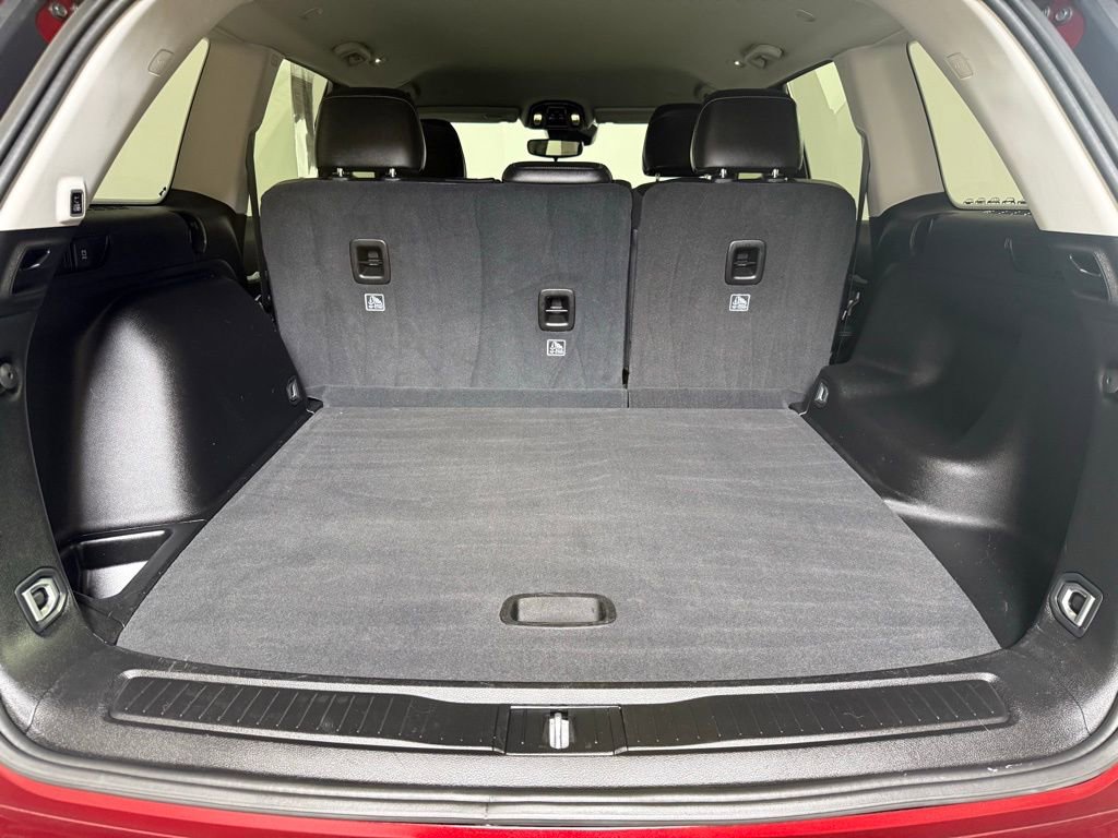 Used 2023 Jeep Grand Cherokee Limited w/ Black Appearance Package image 15